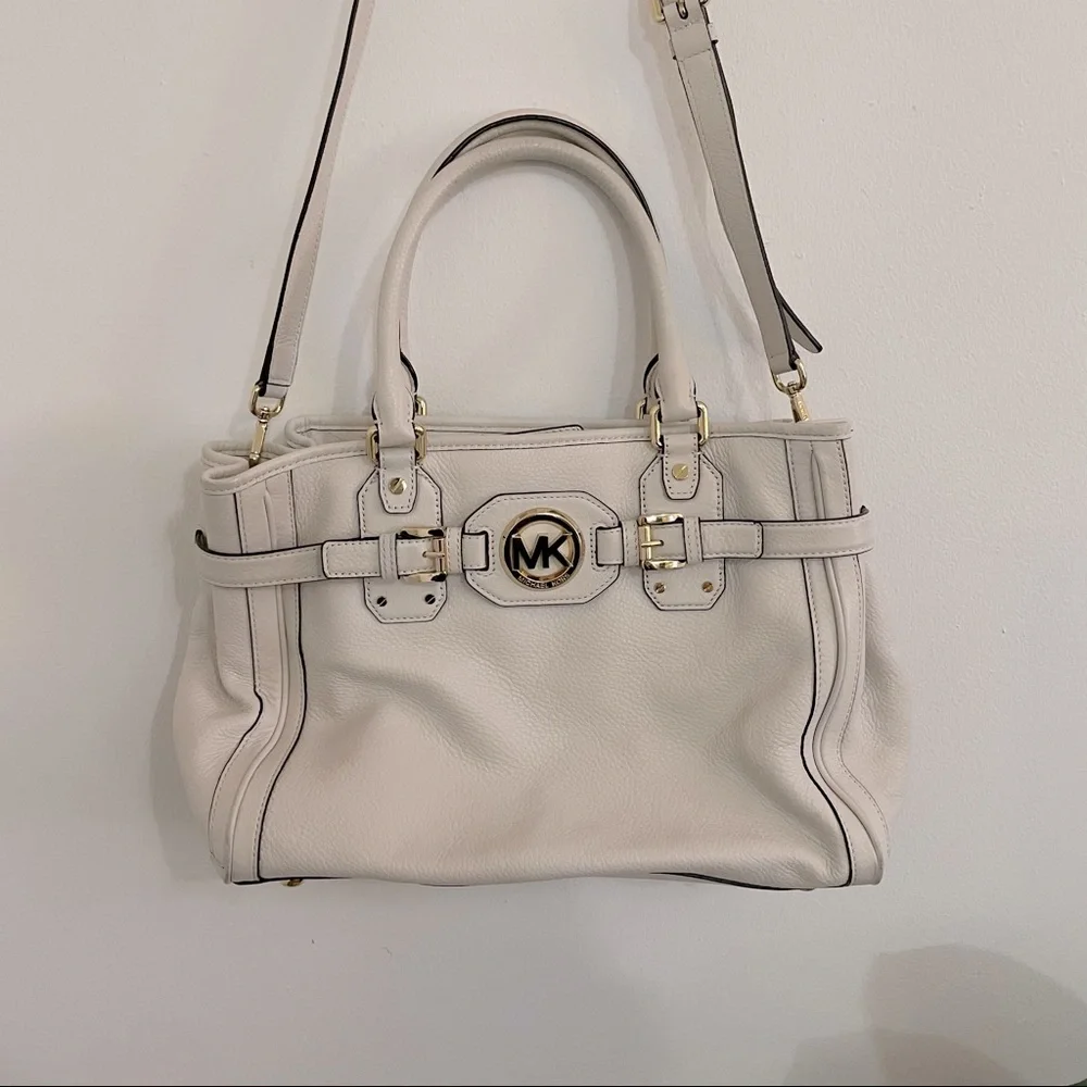 $298 EUC Michael Kors Cream Multi-way Pebbled Leather Purse - Picture 2 of 8